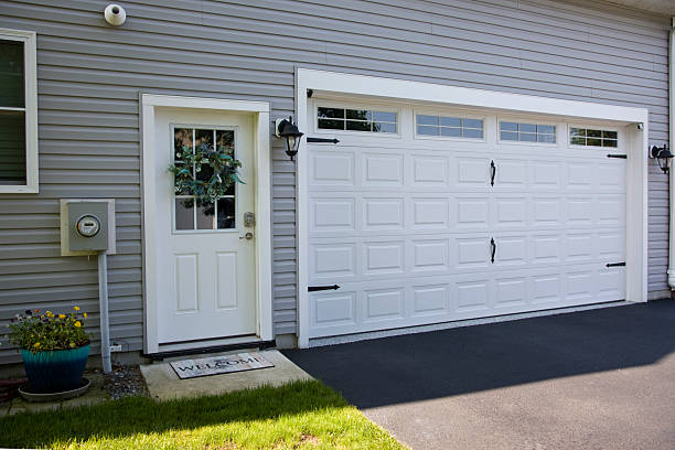 24/7 Emergency Garage Door Panel Replacement experts in Montgomery, IN